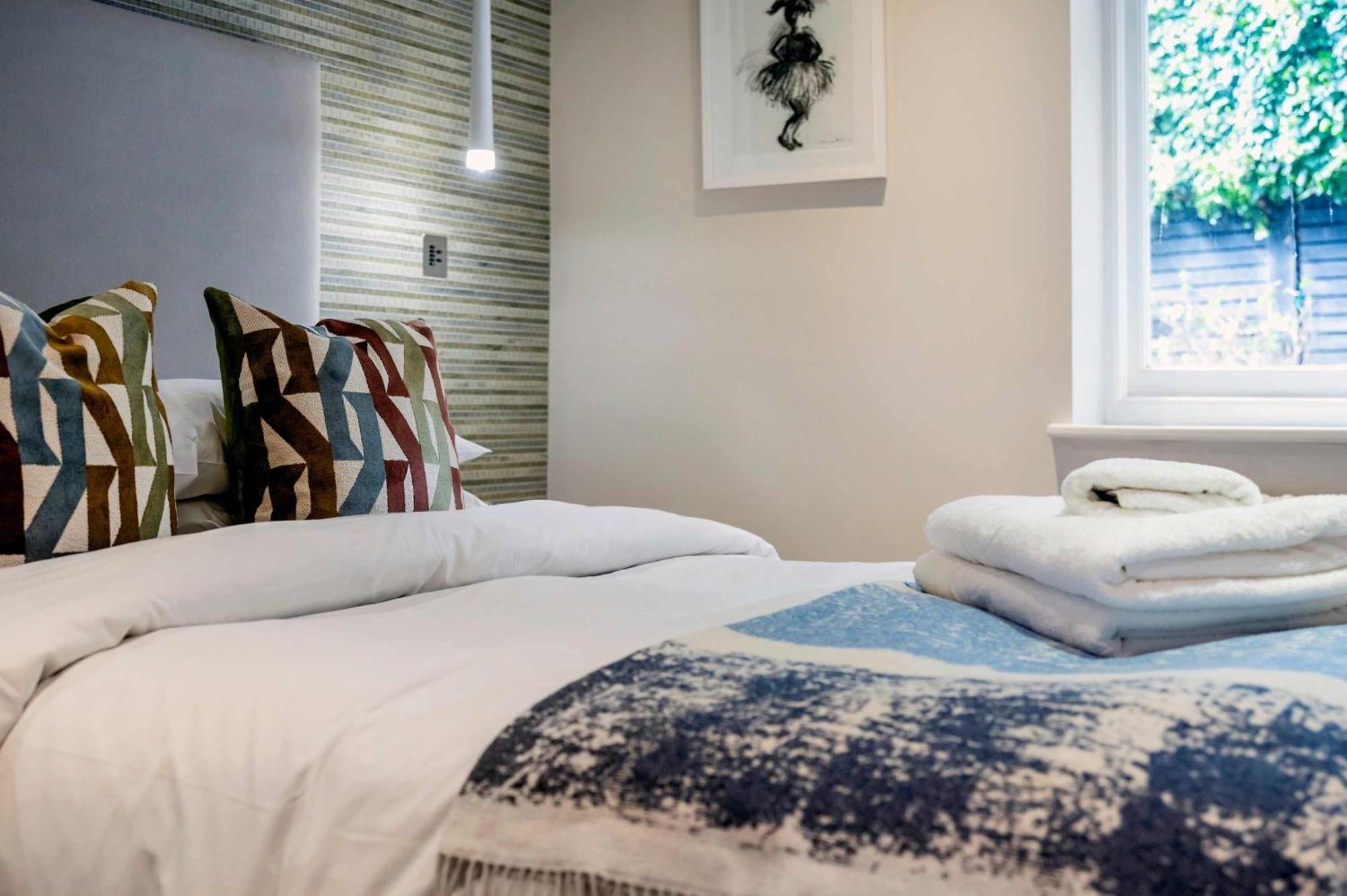The Bohemian Rhapsody, Hampstead - By Out Of Office Lifestyle Appartement Londen