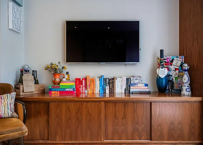 The Bohemian Rhapsody, Hampstead - By Out Of Office Lifestyle